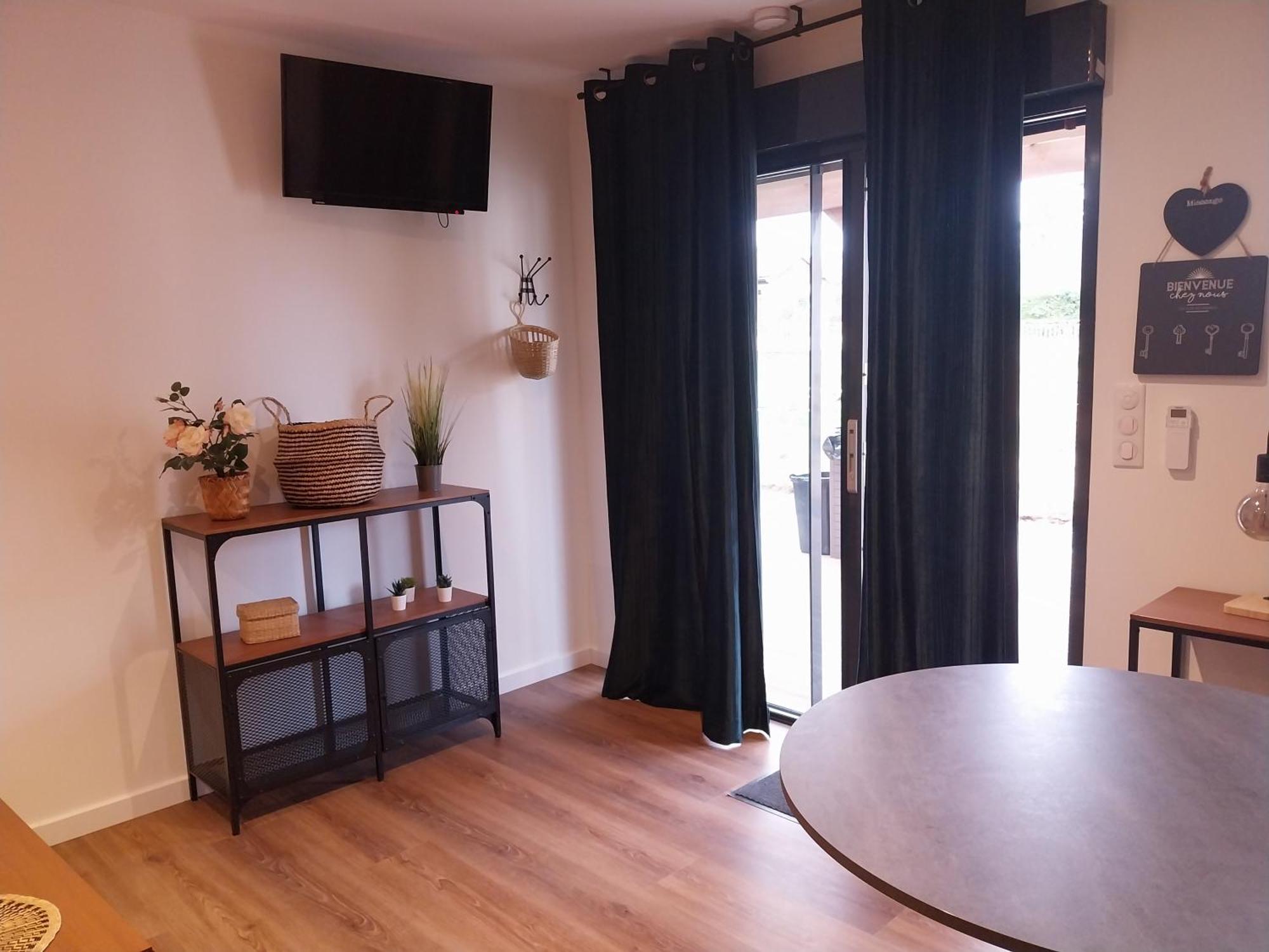 Logis Hotel Restaurant Cruzel Maurs Bagian luar foto