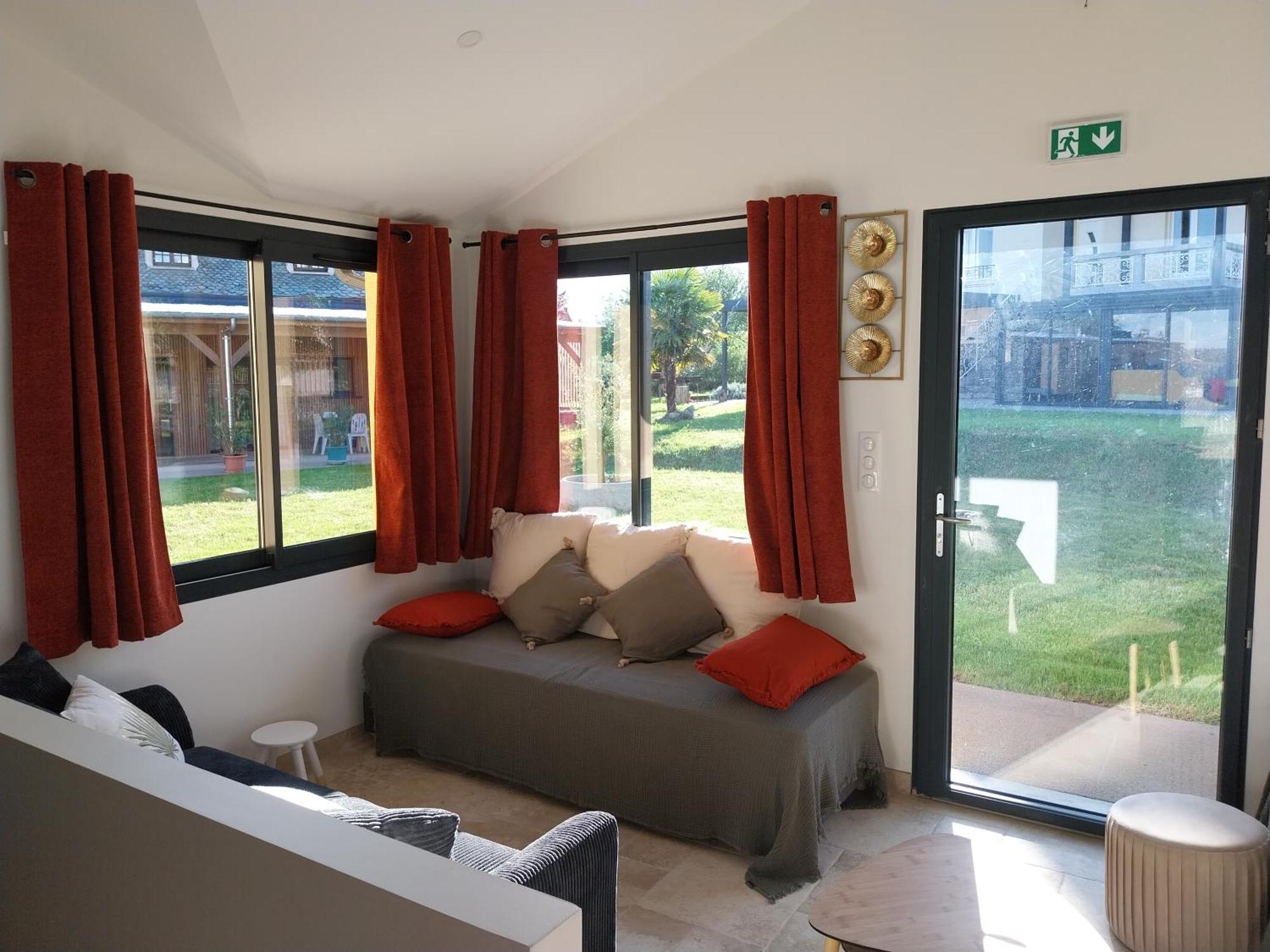 Logis Hotel Restaurant Cruzel Maurs Bagian luar foto