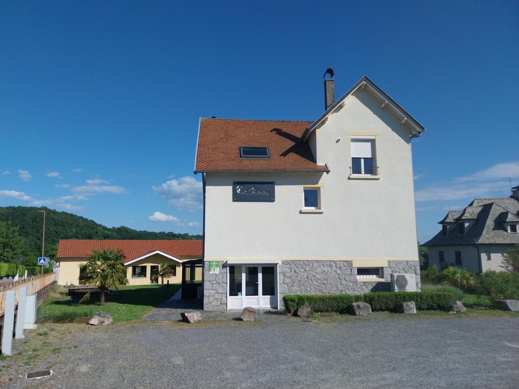 Logis Hotel Restaurant Cruzel Maurs Bagian luar foto