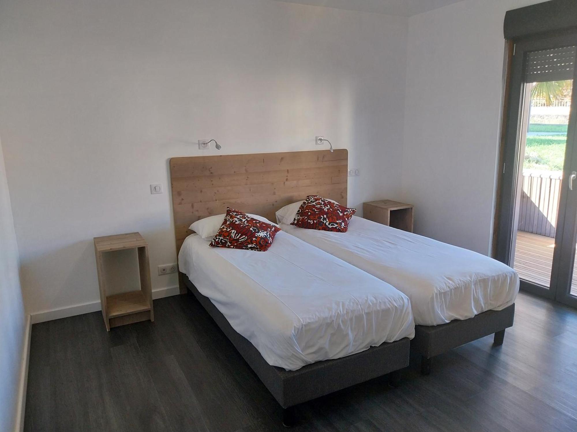 Logis Hotel Restaurant Cruzel Maurs Bagian luar foto