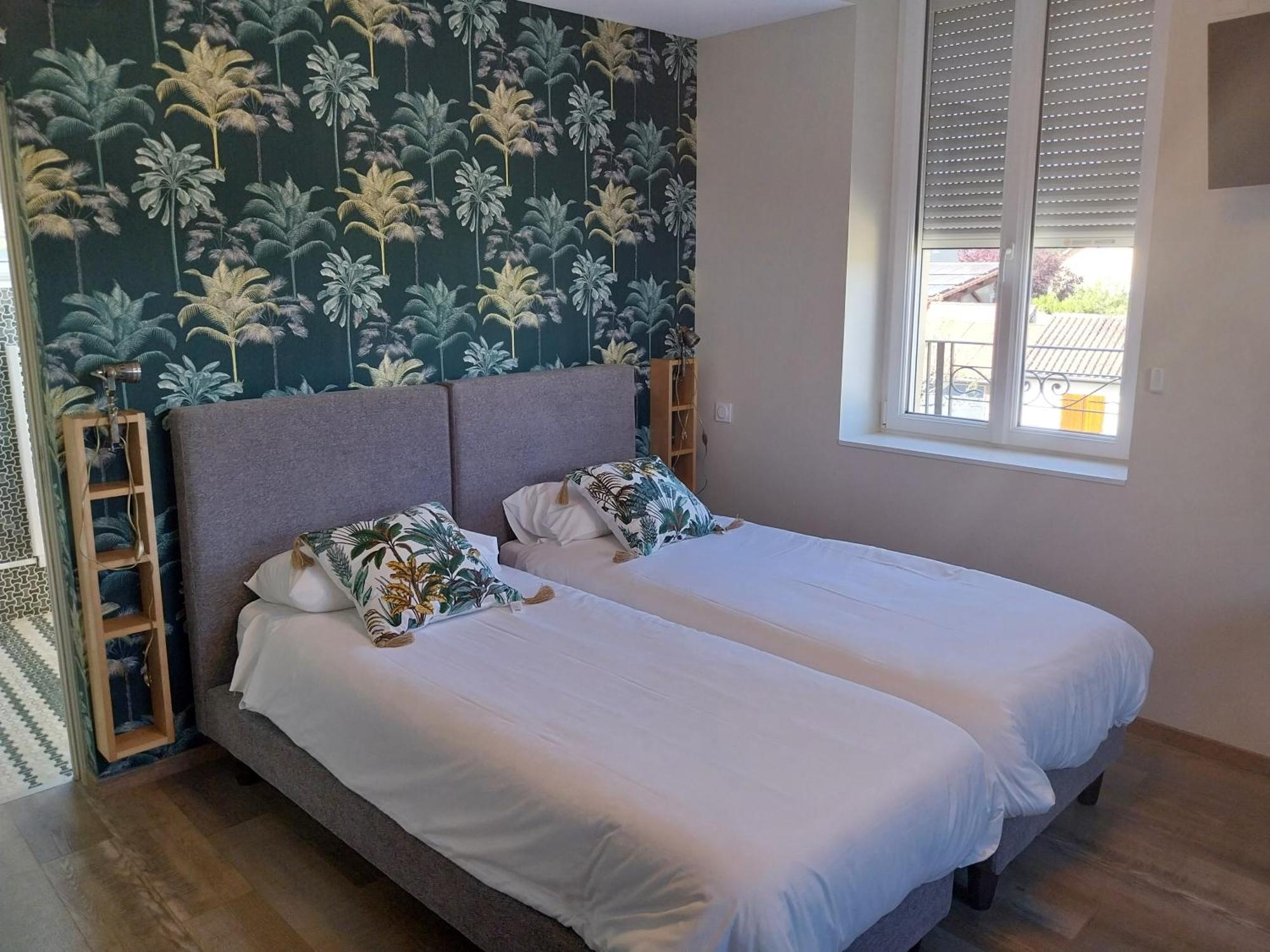 Logis Hotel Restaurant Cruzel Maurs Bagian luar foto